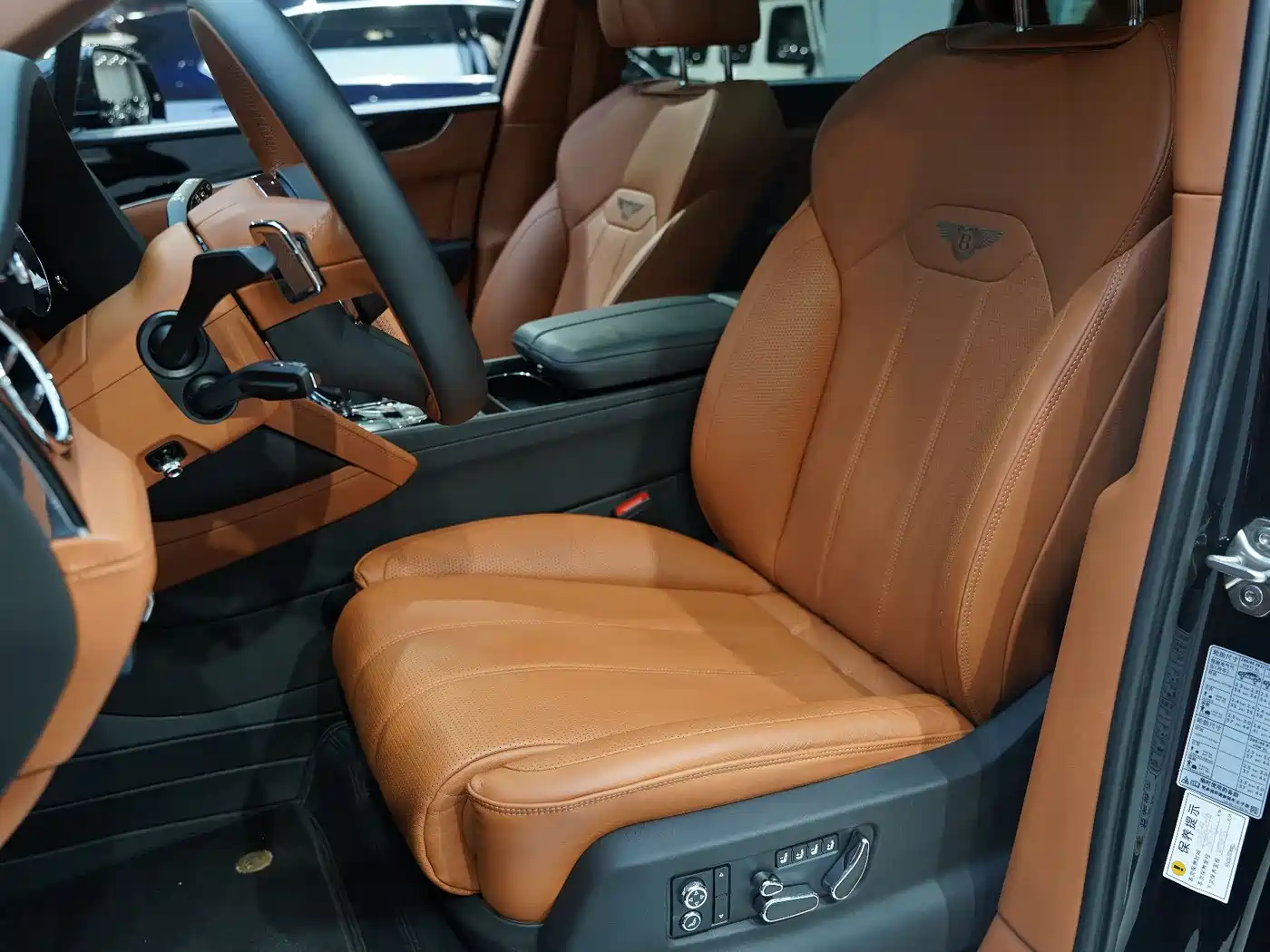 BENTLEY TIMYUE PLUG IN HYBRID