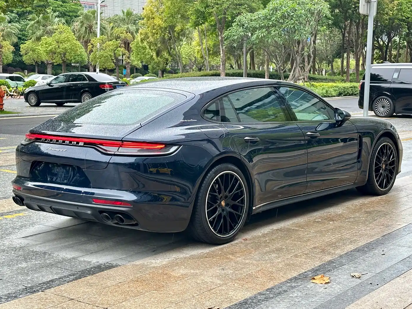 Porsche Panamera 2021 Panamera 4 Executive Long Wheelbase 2.9T фото 16