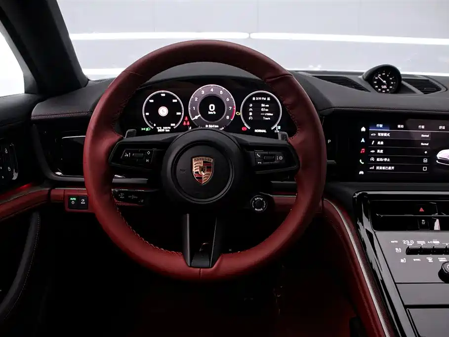 PORSCHE PANAMERA