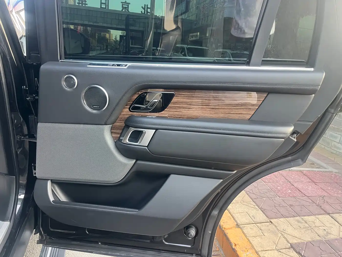 Land Rover Range Rover 2019 3.0 SC V6 Heritage Extended Edition фото 15