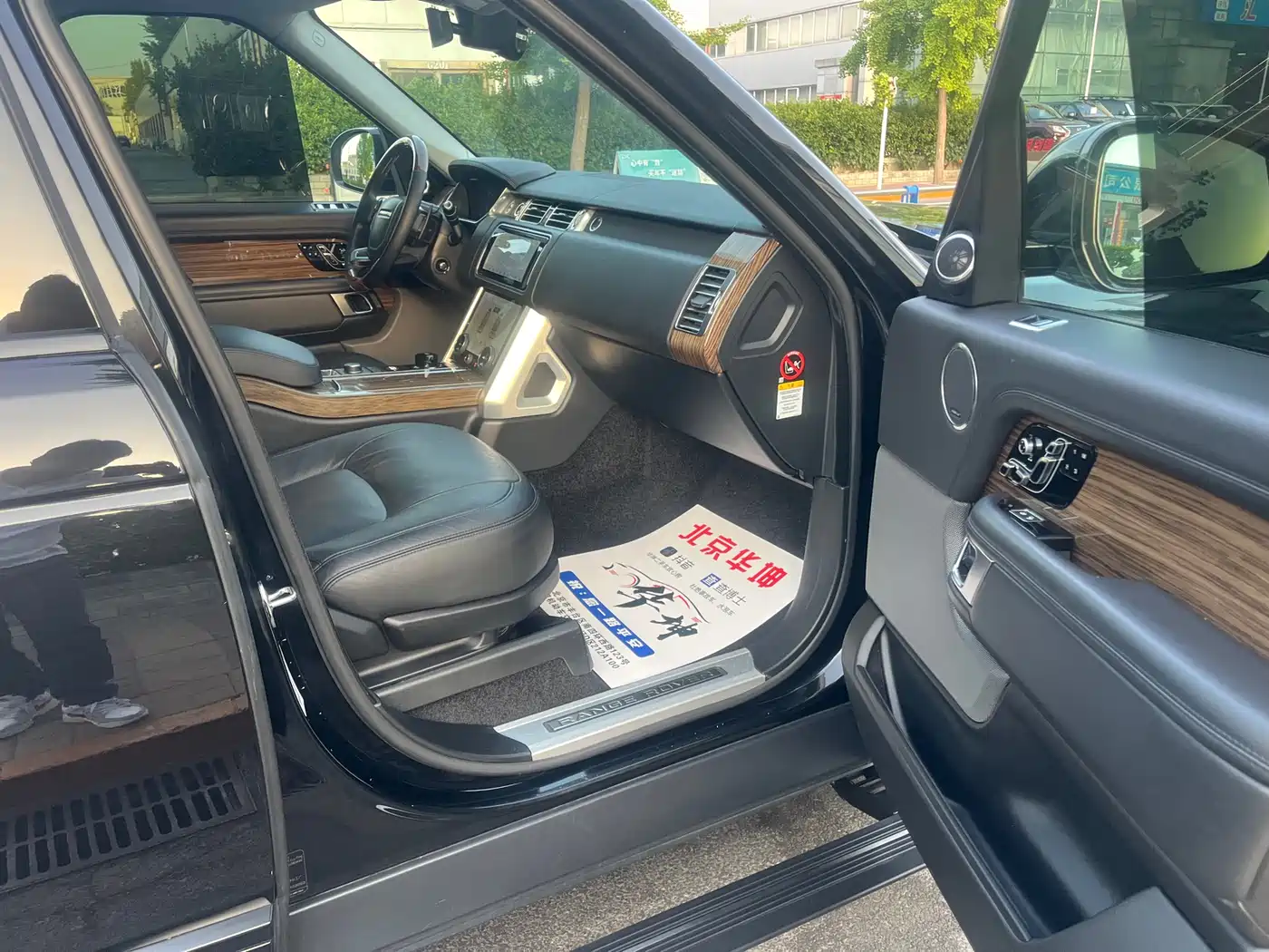 Land Rover Range Rover 2019 3.0 SC V6 Heritage Extended Edition фото 16