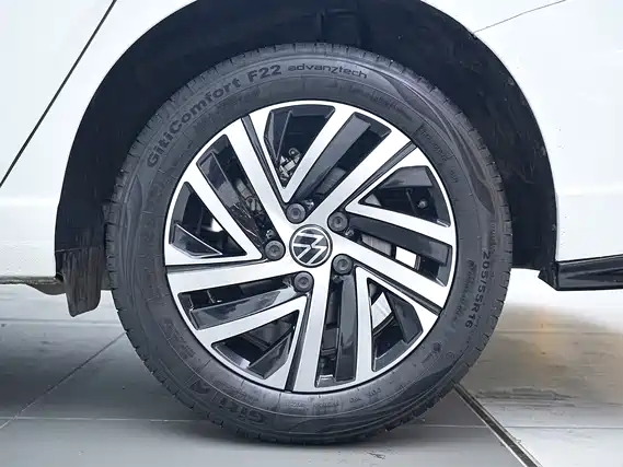 Volkswagen Lavida 2024 Model 300TSI DSG Starlight Full Comfort Edition фото 7