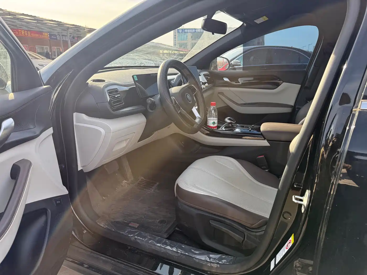 BYD Qin PLUS 2024 Glory Edition DM-i 55KM Leading фото 7