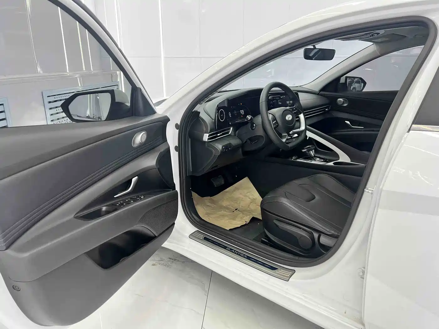 Hyundai Elantra 2023 1.5L CVT GLX Elite Edition фото 7
