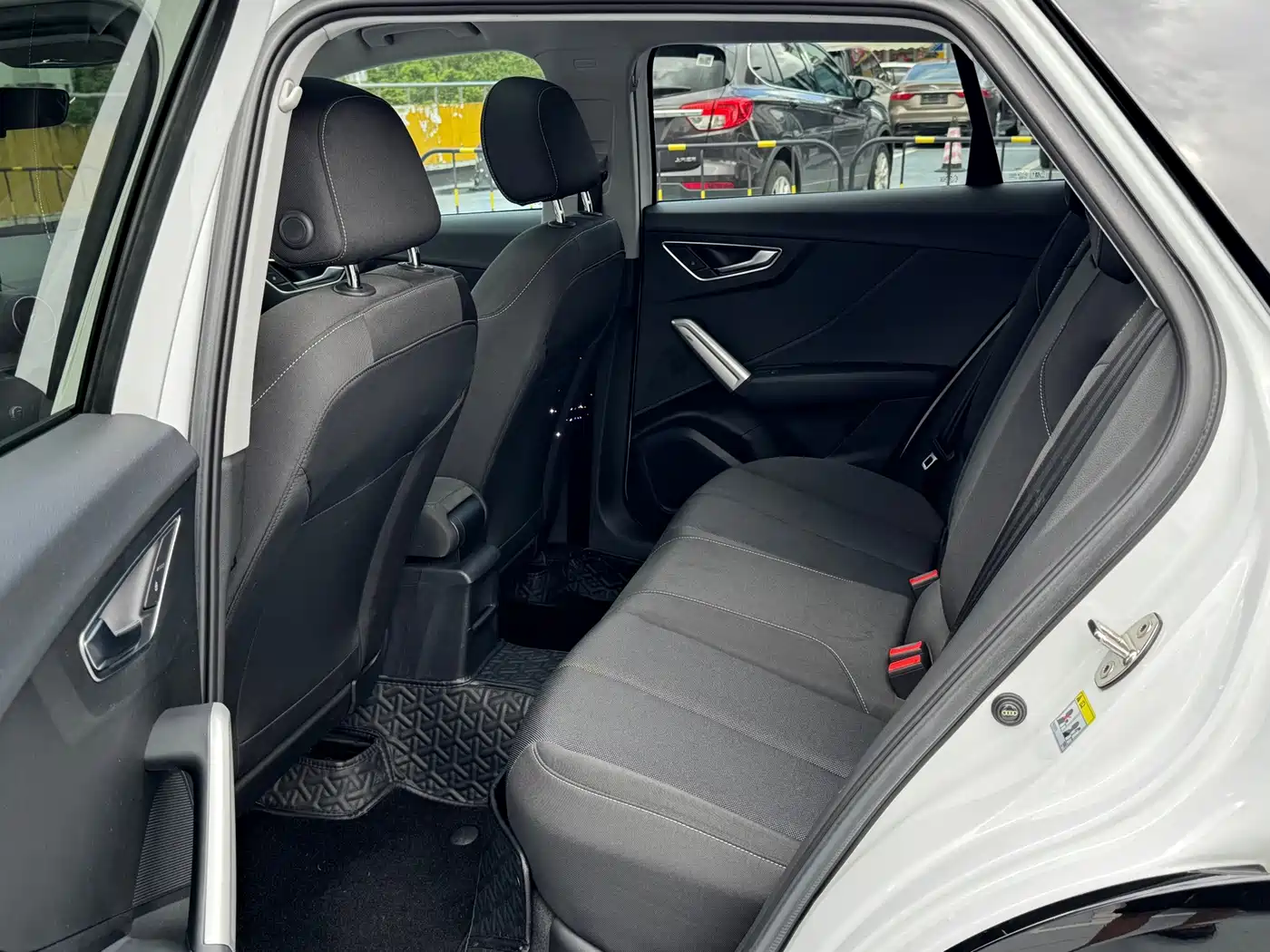 Фото 7 - Audi Q2L