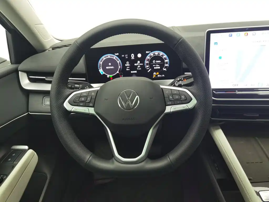 Photo 11 - Volkswagen Sagitar