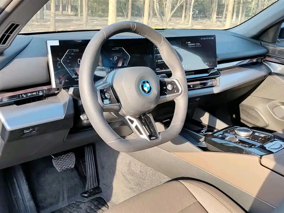 BMW I5