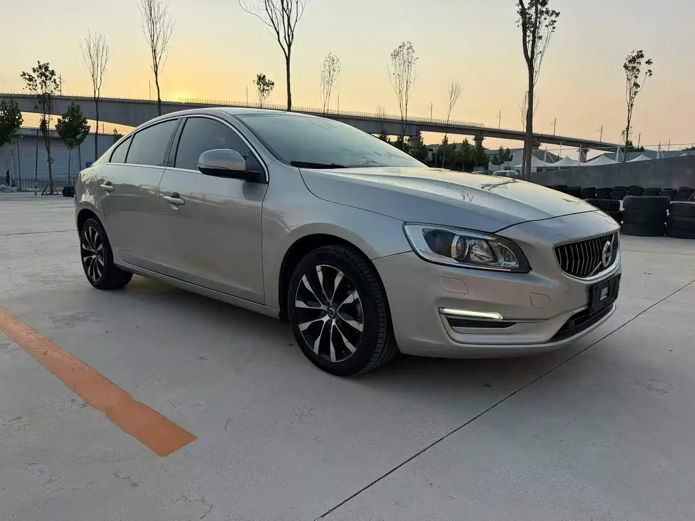 Фото 2 - Volvo S60