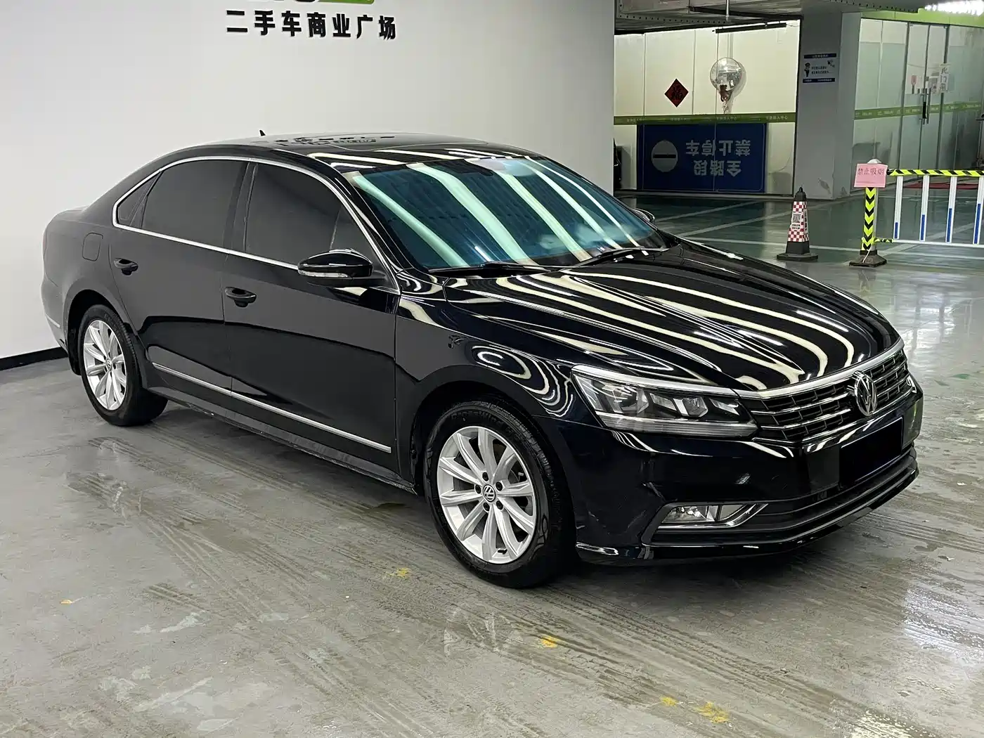 Volkswagen Passat 2017 330TSI DSG Prestige фото 3