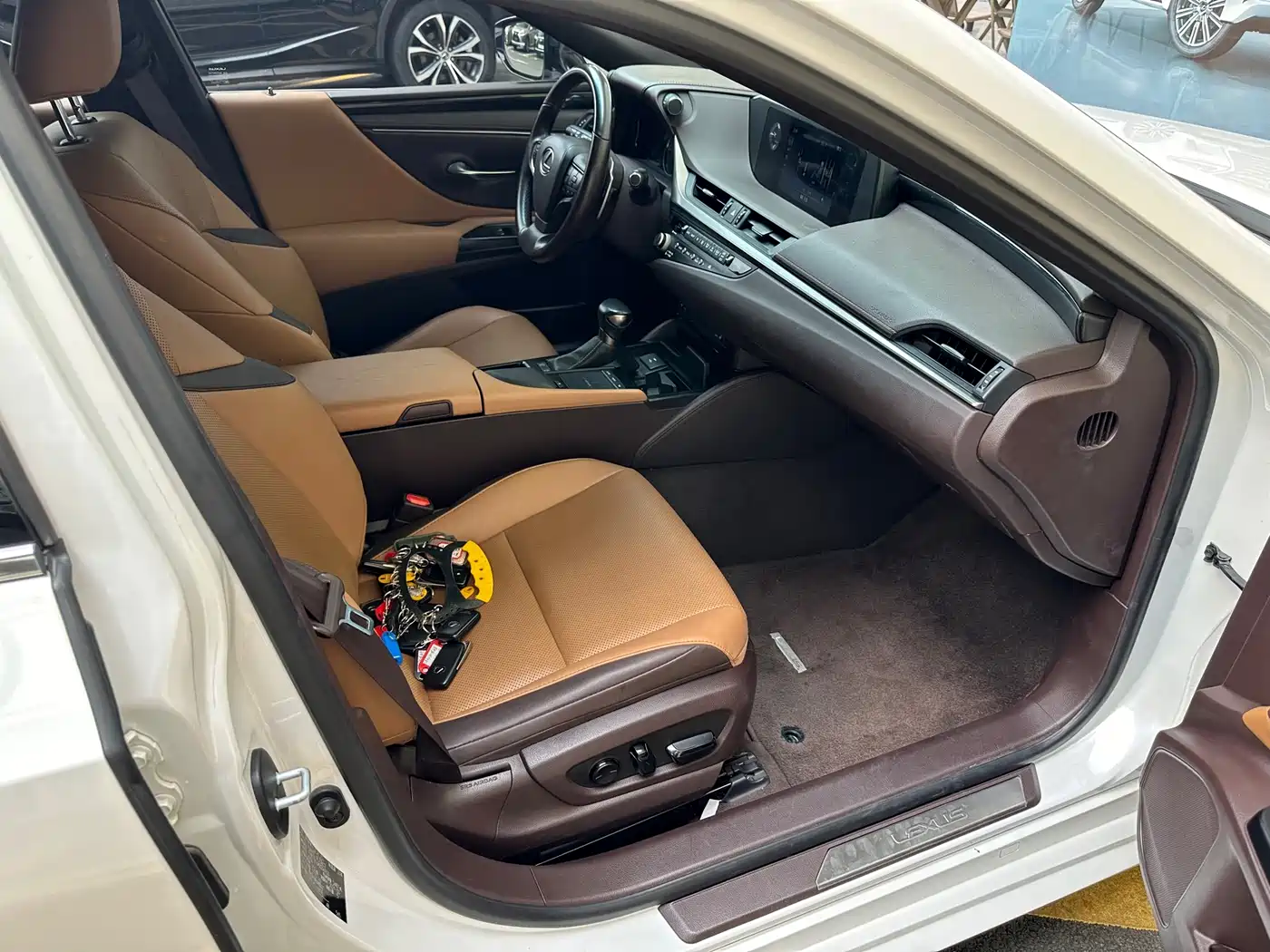 Lexus ES 2020 Model 260 Excellence Edition фото 19