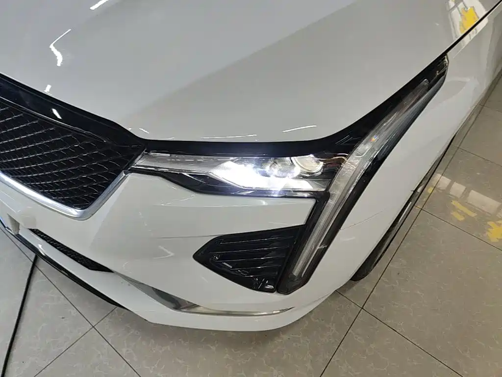Cadillac CT4 2022 2022 28T Fashion Style
