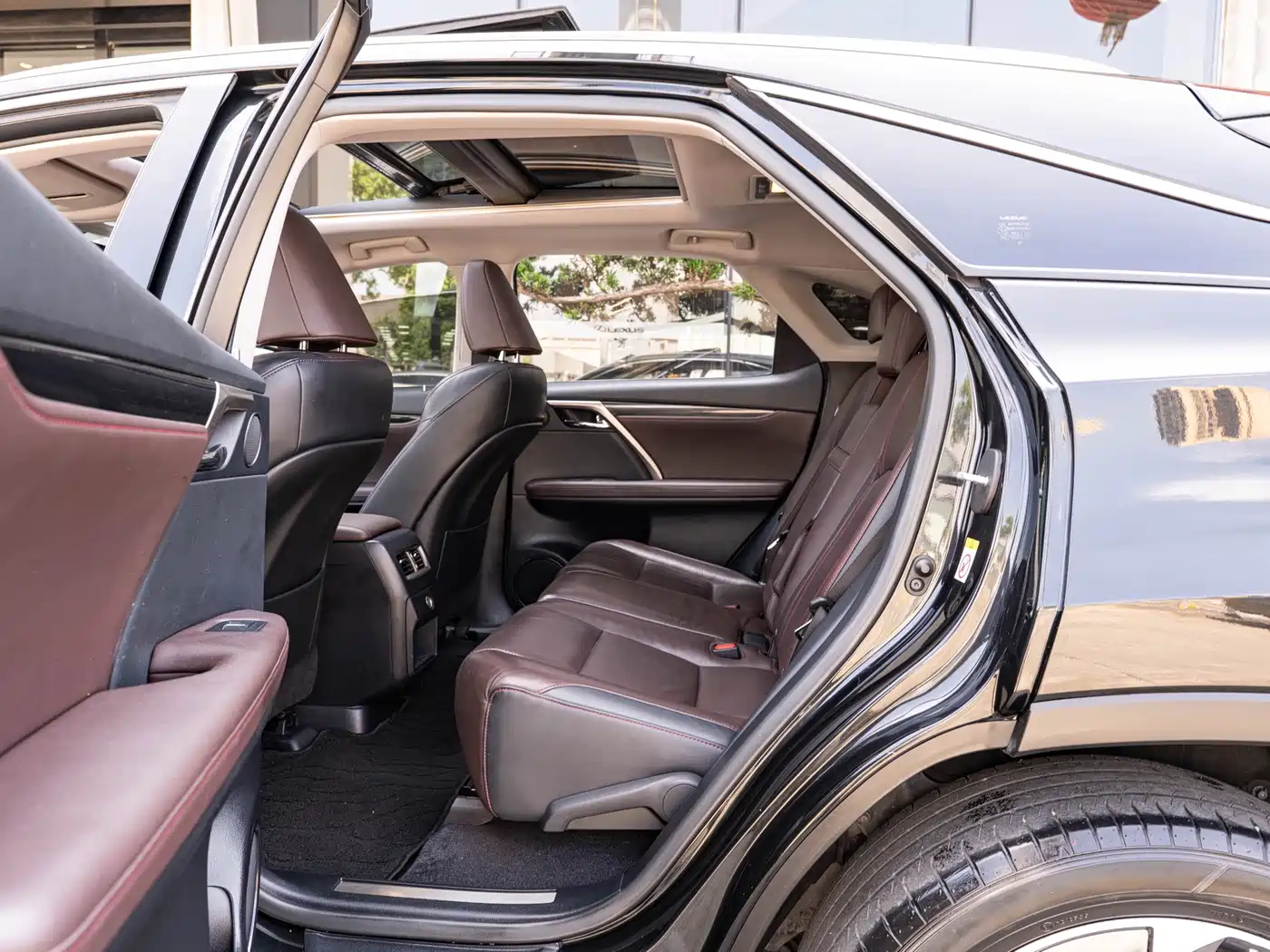 Photo 10 - Lexus RX
