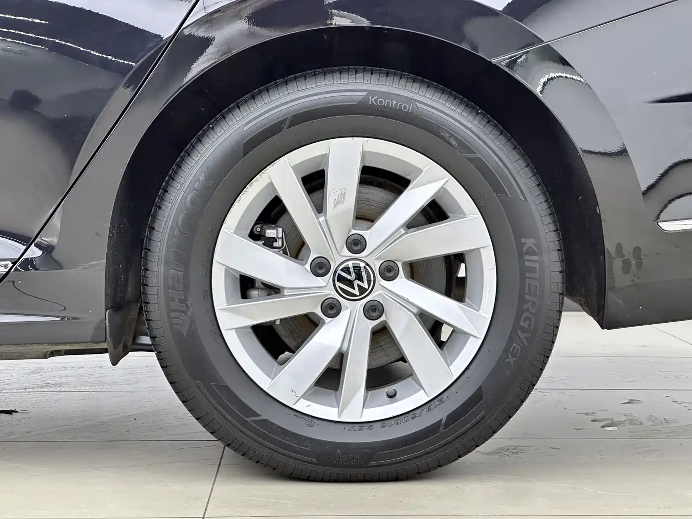 VOLKSWAGEN PASSAT NEW ENERGY