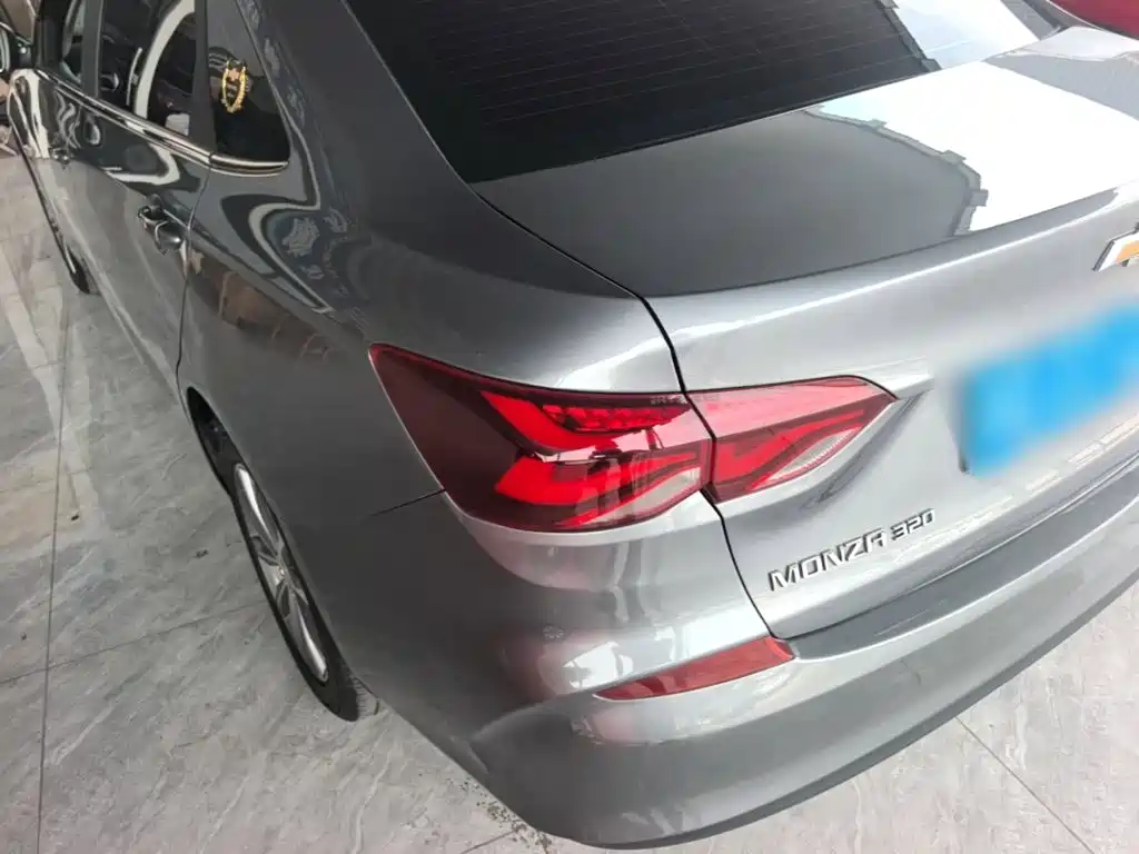 CHEVROLET CRUZE