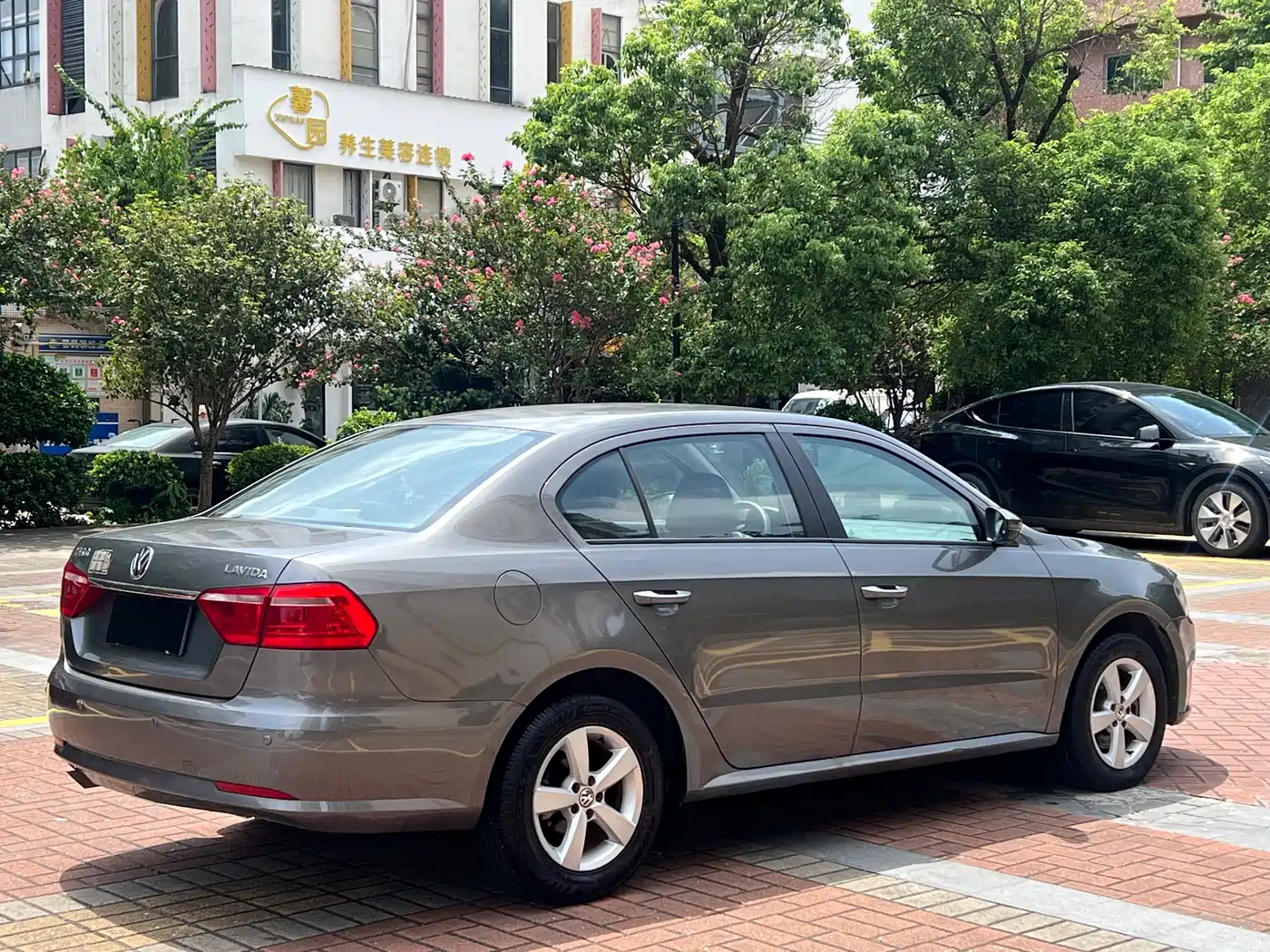 Volkswagen Lavida 2013 1.6L Automatic Trend Edition фото 7