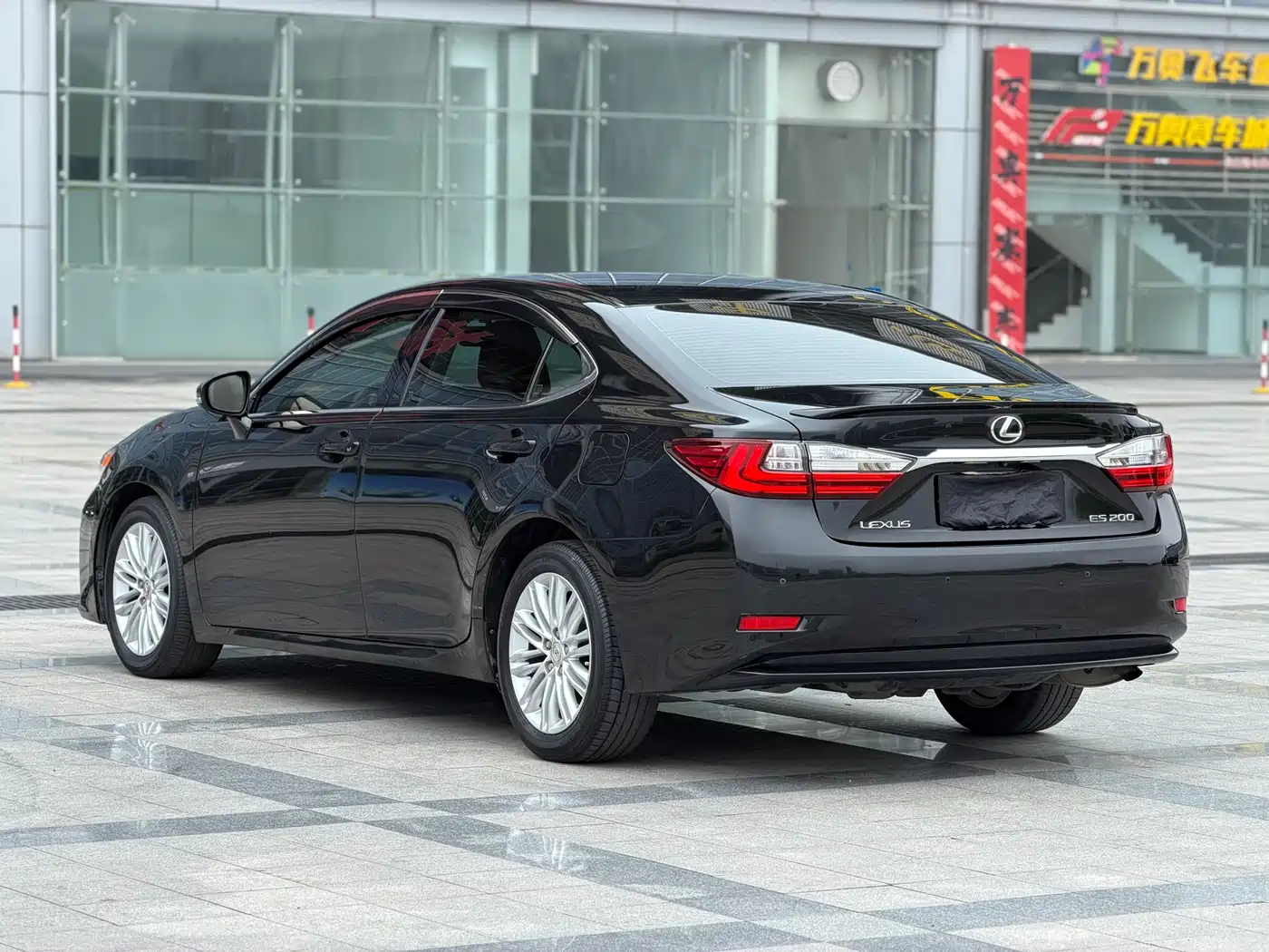 Lexus ES 2015 200 Elite Edition фото 6
