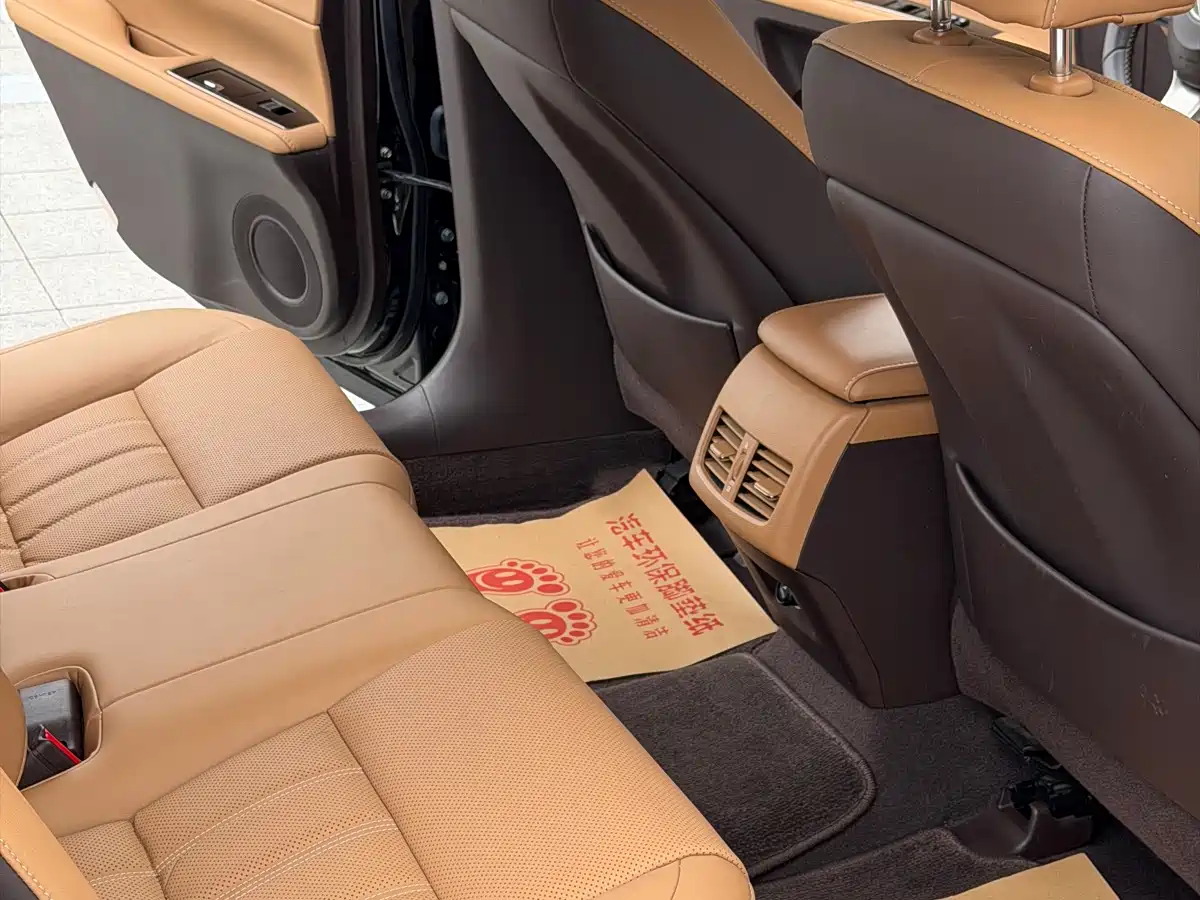 Lexus ES 2015 200 Elite Edition фото 16