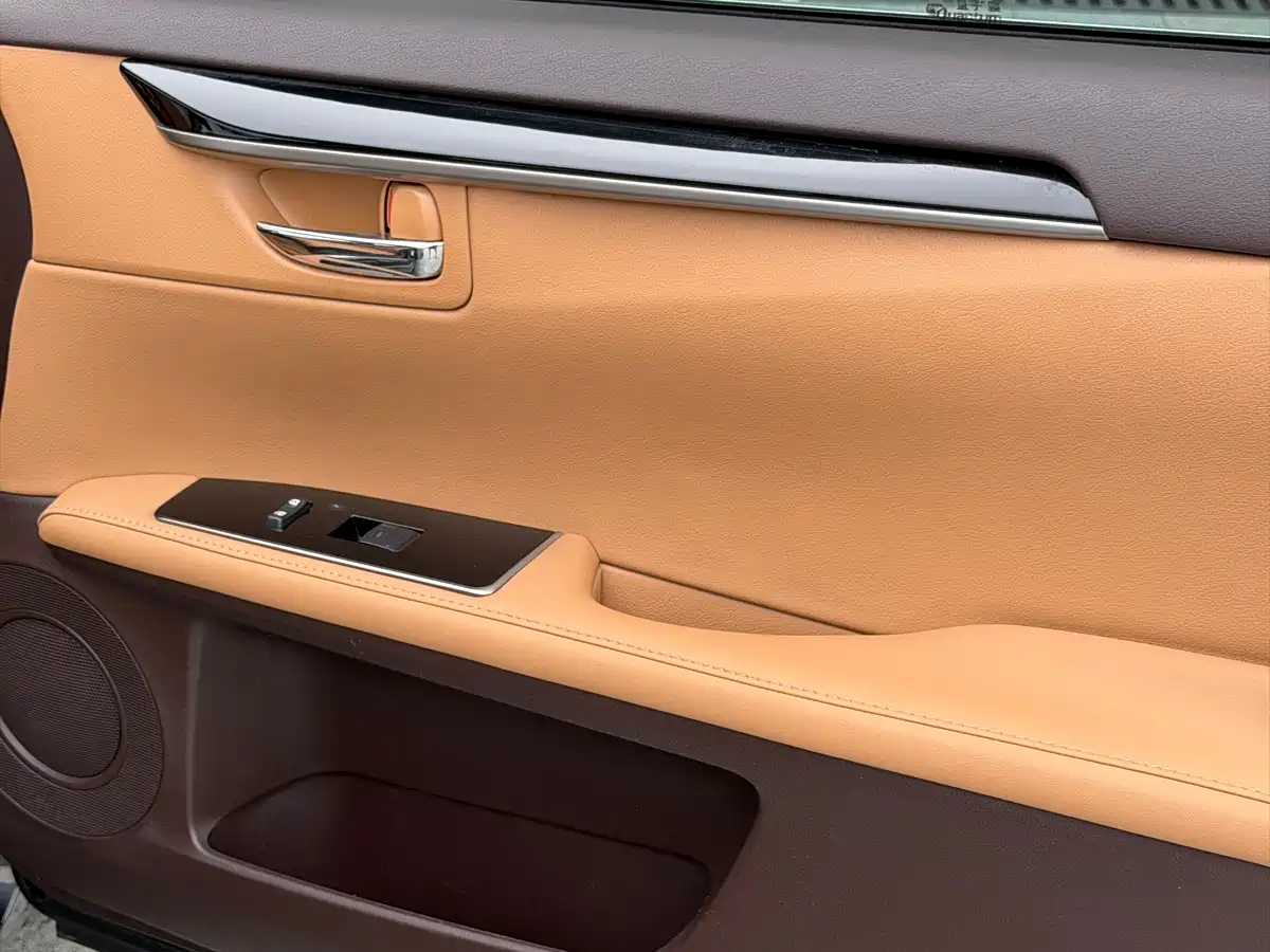 Lexus ES 2015 200 Elite Edition фото 17