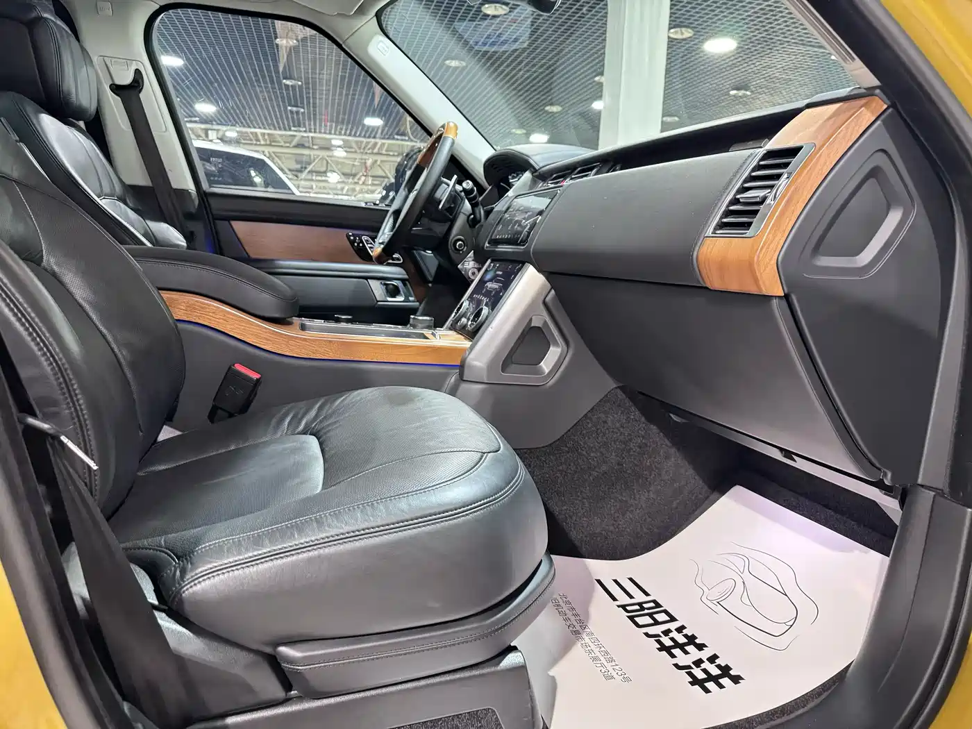 Land Rover Range Rover 2021 3.0 L6 50th Anniversary Commemorative Edition фото 7