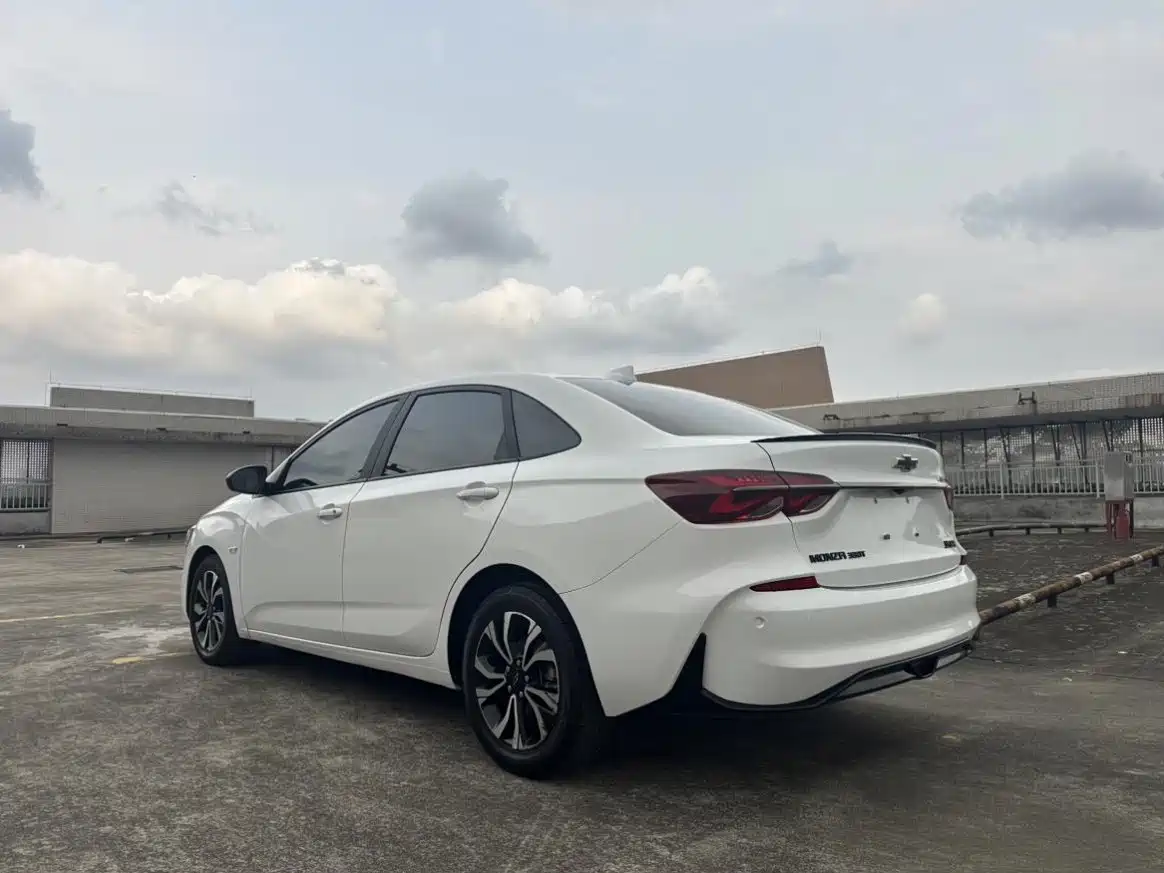 Chevrolet Monza 2019 RS 330T Auto Smooth Edition China VI фото 7