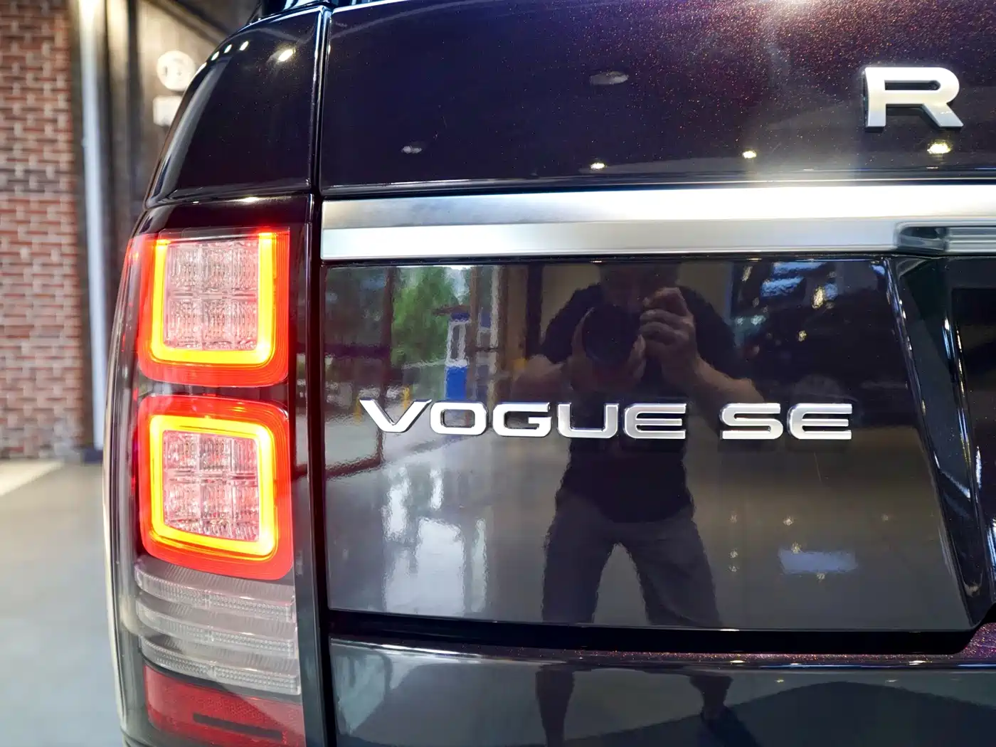 Photo 6 - Land Rover Range Rover