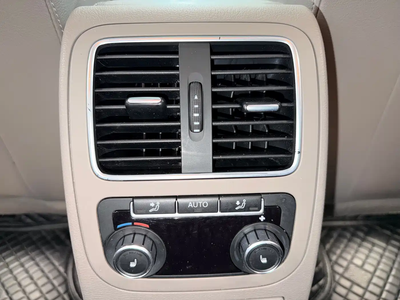 Volkswagen Magotan 2012 1.8TSI Premium фото 9