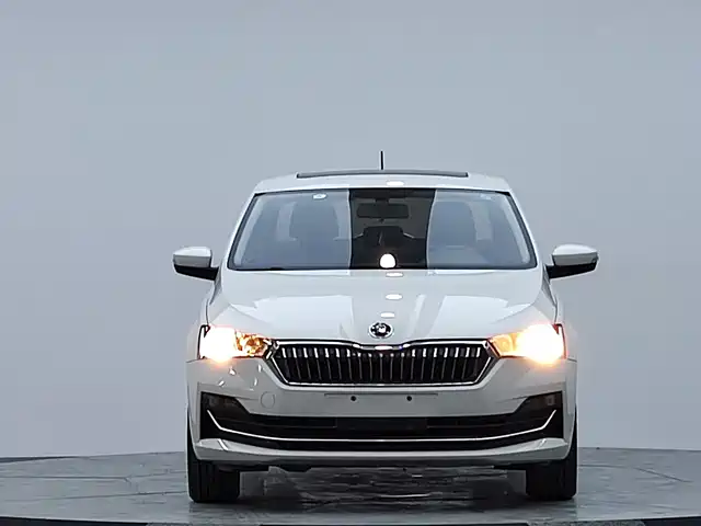 Škoda Rapid 2022 1.5L Automatic Comfort Edition — фото 2