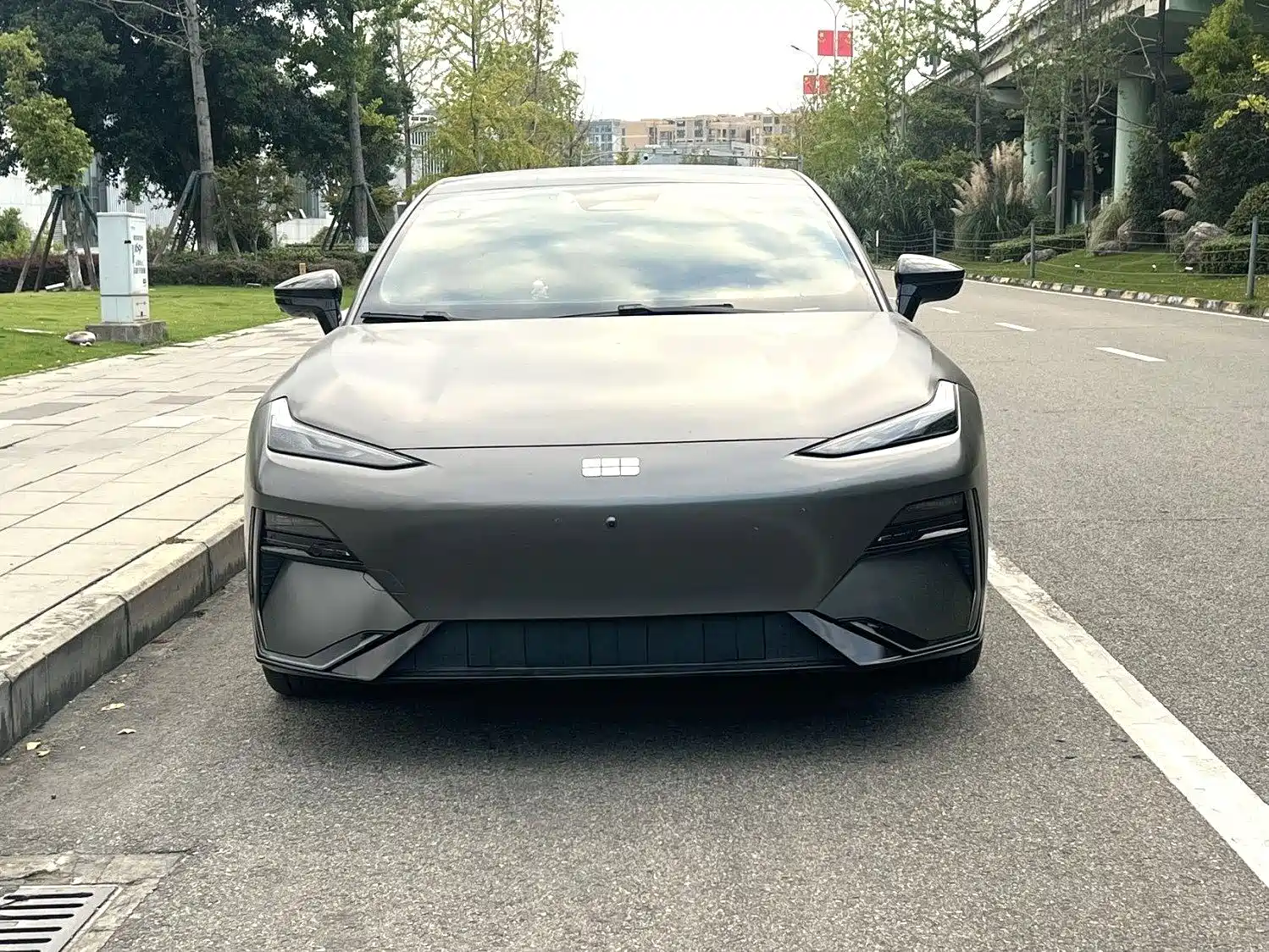 Фото 2 - Geely Galaxy Galaxy E8