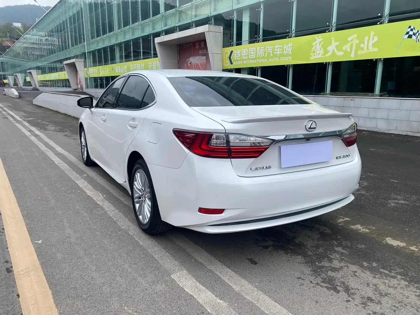 Lexus ES 2015 200 Elite Edition фото 10
