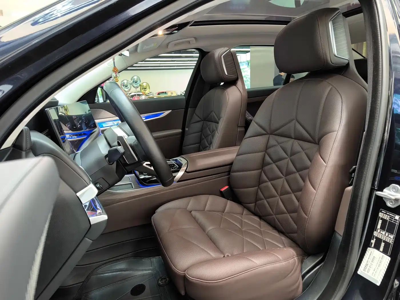 BMW 7-SERIES