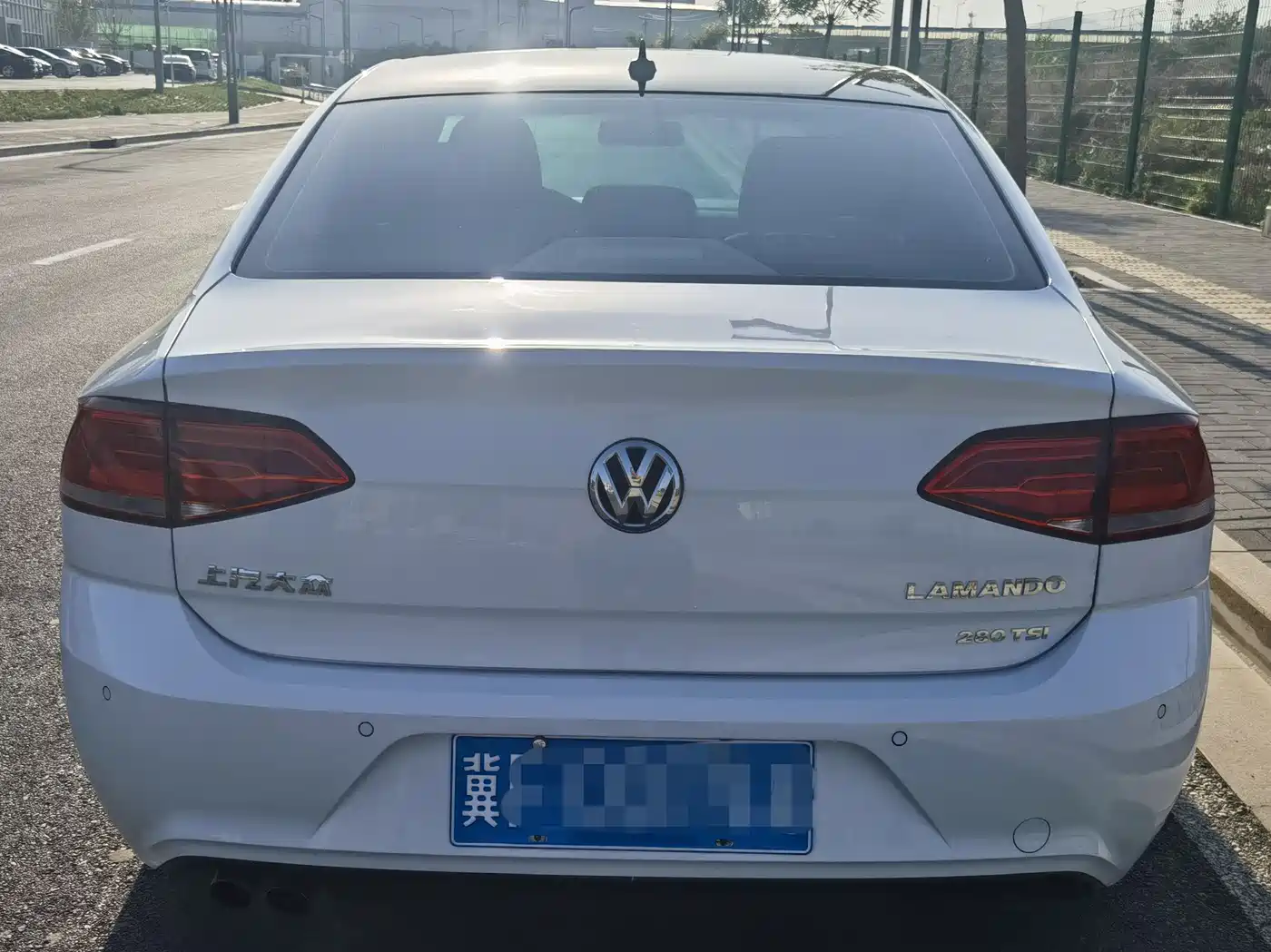 Volkswagen Lamando 2017 230TSI DSG Trend Edition фото 13
