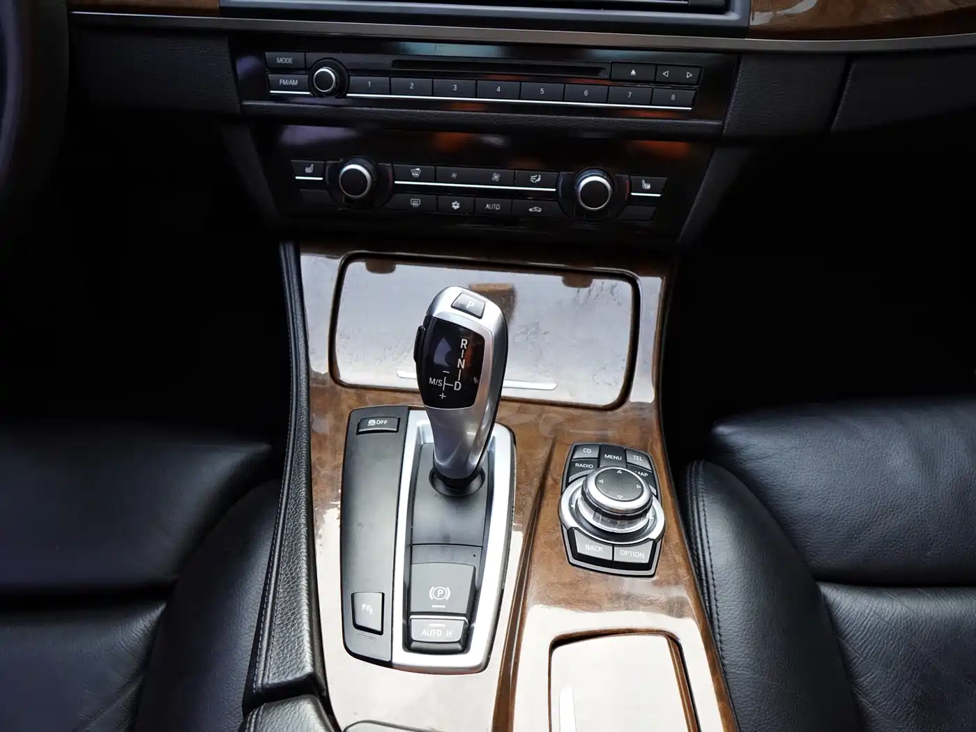 BMW 5 Series 2011 528Li Luxury фото 9