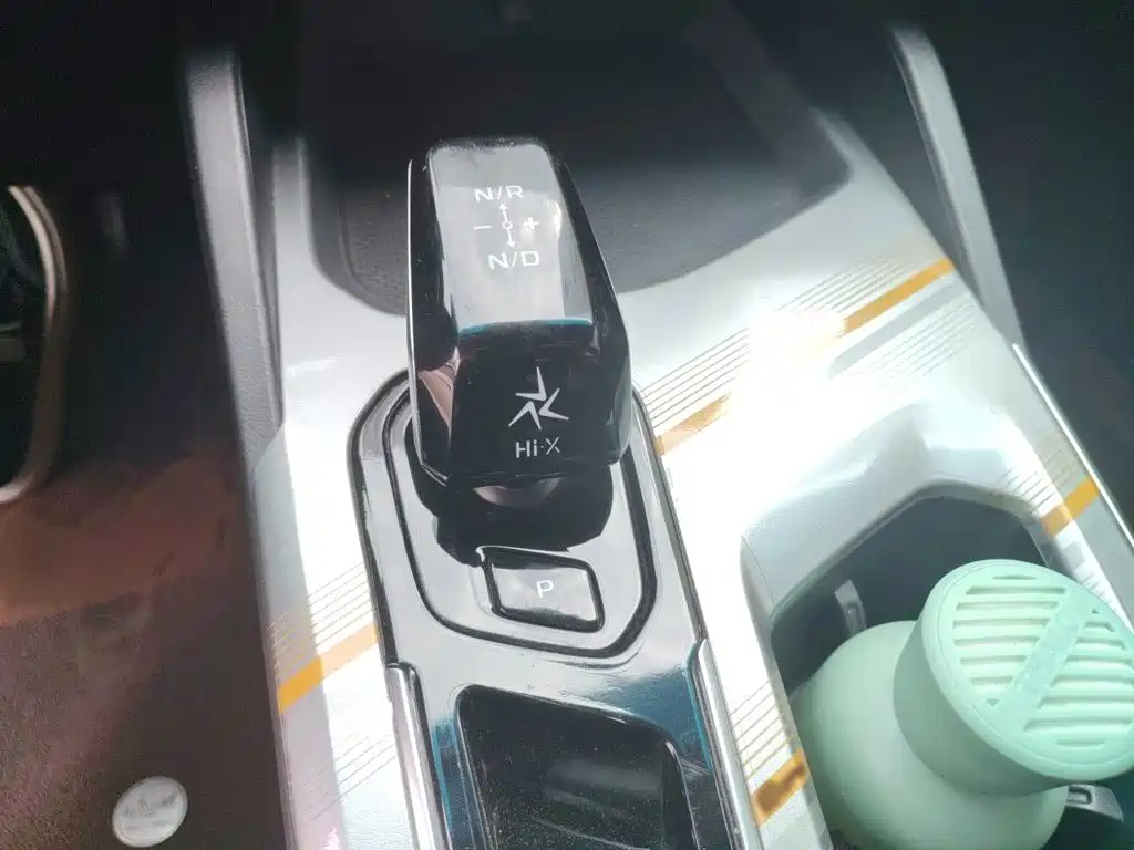 Photo 7 - Geely Emgrand L HiP