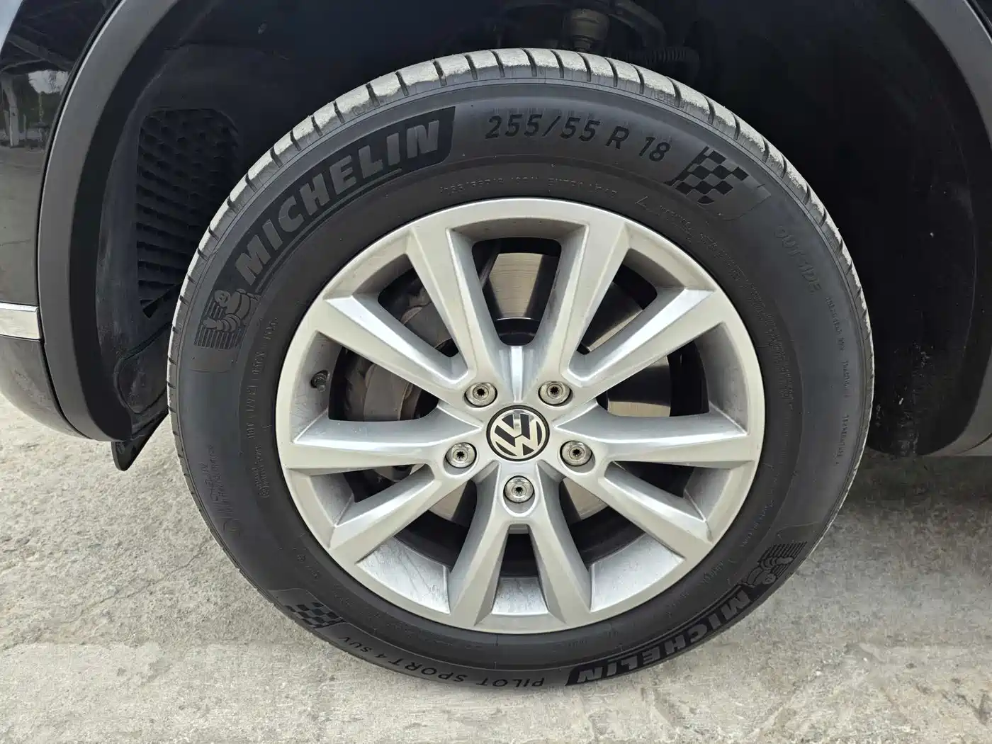VOLKSWAGEN TOUAREG