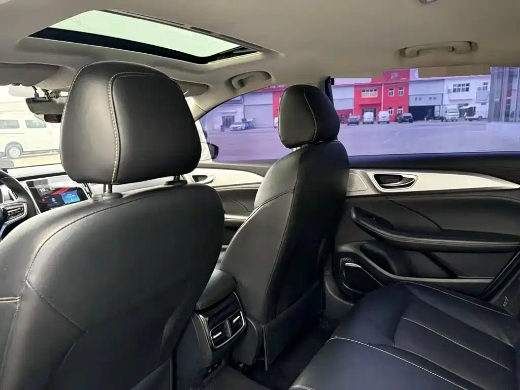 Roewe i6 MAX EV 2020 2020 Model 1.5T PHEV Cool Edition