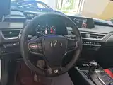 Фото 10 - Lexus UX