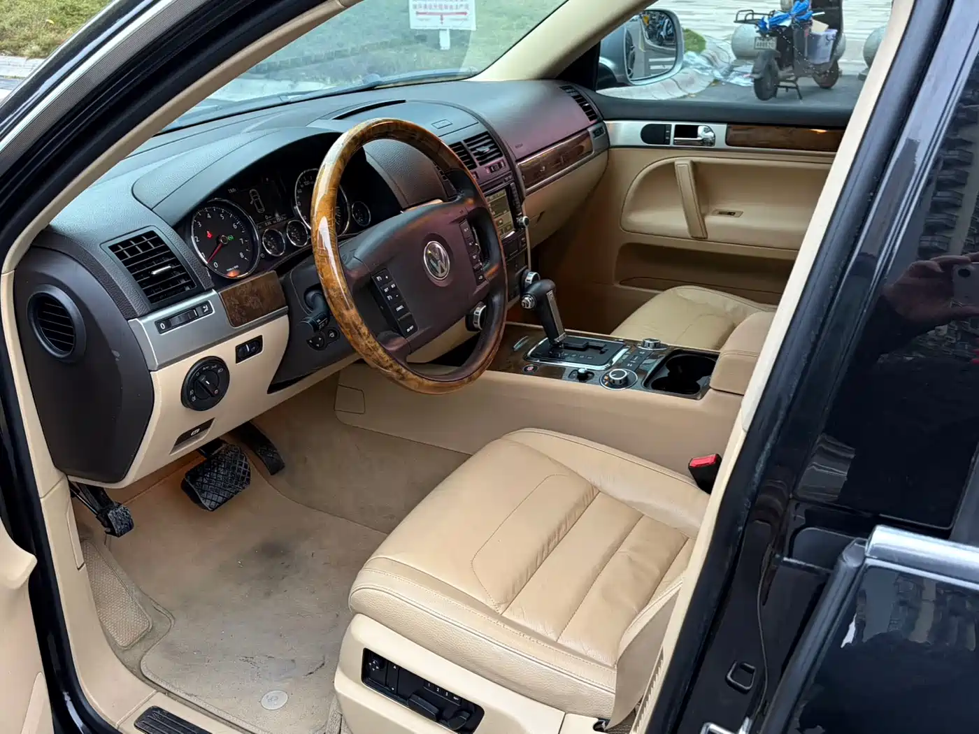 Volkswagen Touareg 2010 3.6 Limited Luxury Edition фото 8