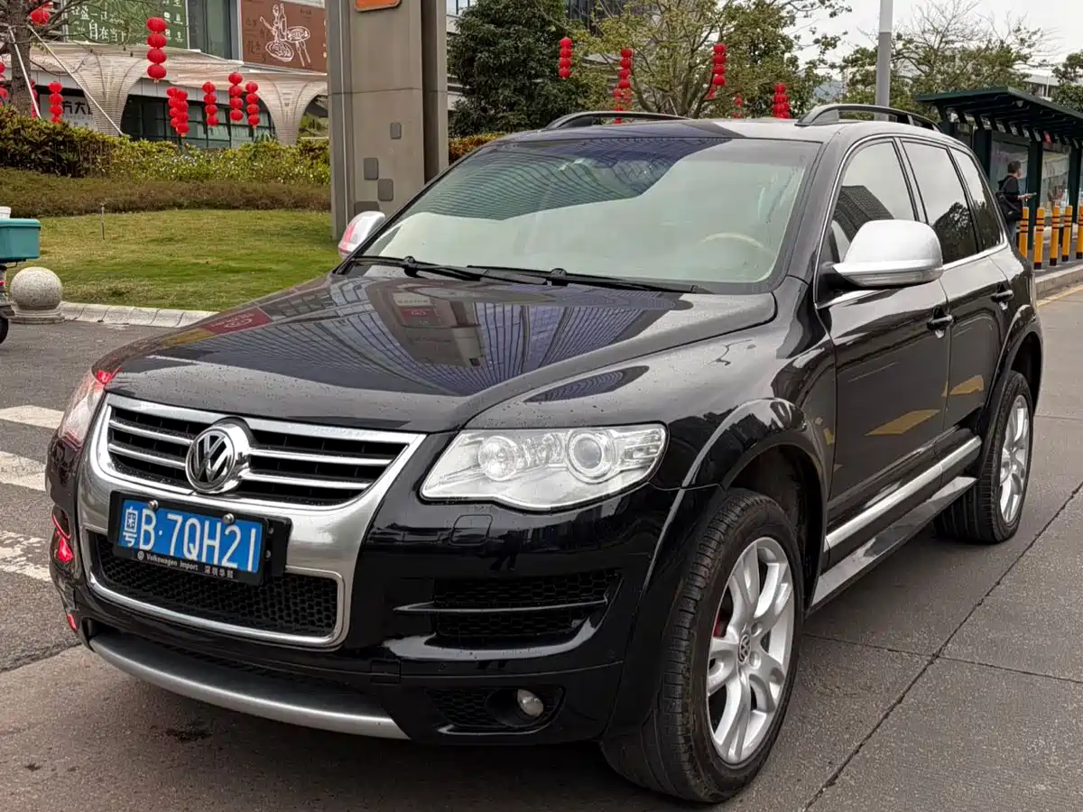 Volkswagen Touareg 2010 3.6 Limited Luxury Edition фото 2