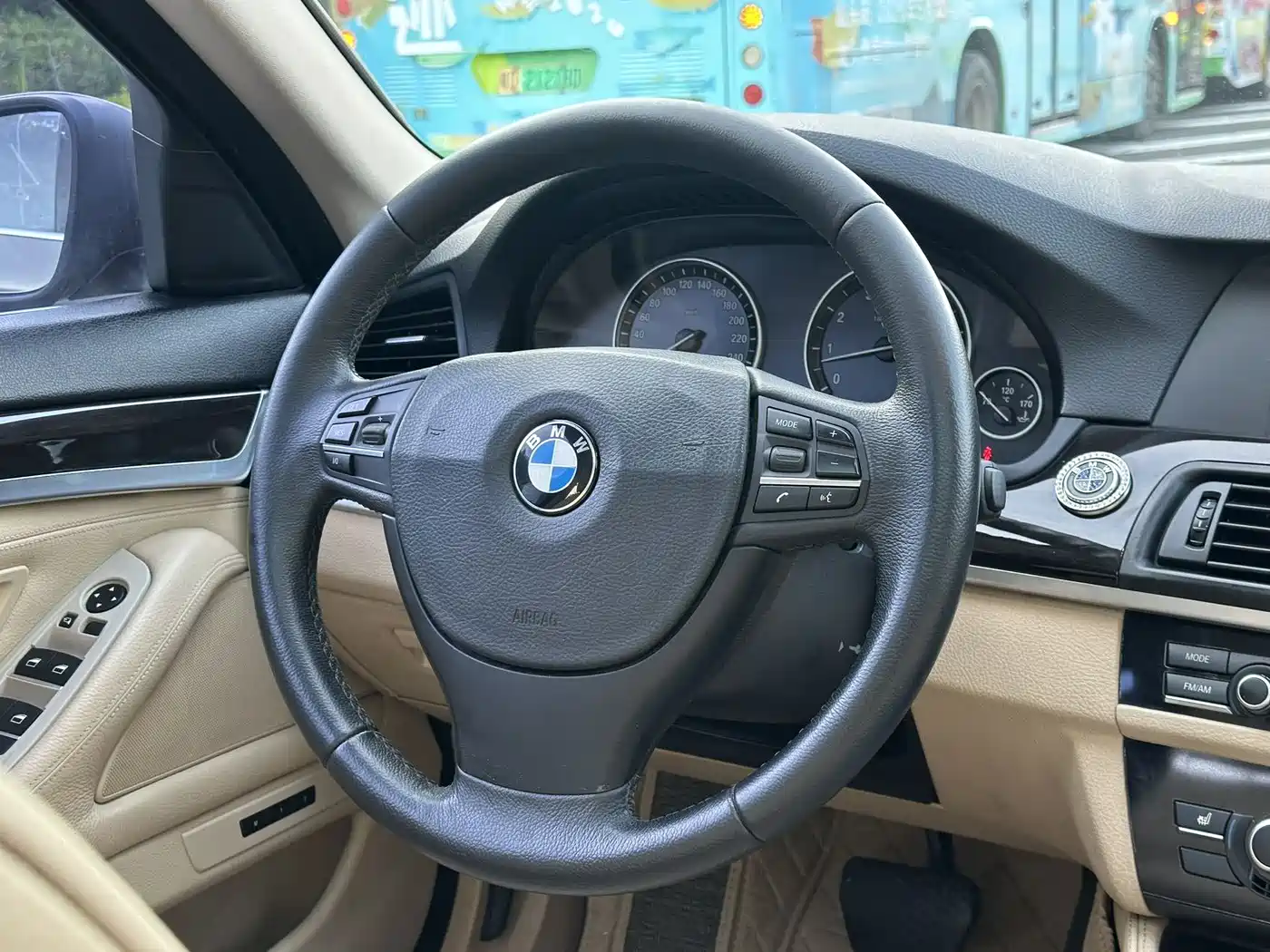 BMW 5 Series 2012 523Li Luxury фото 6