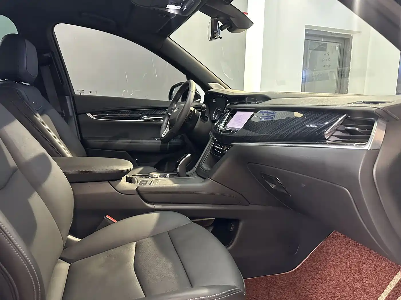 CADILLAC XT6