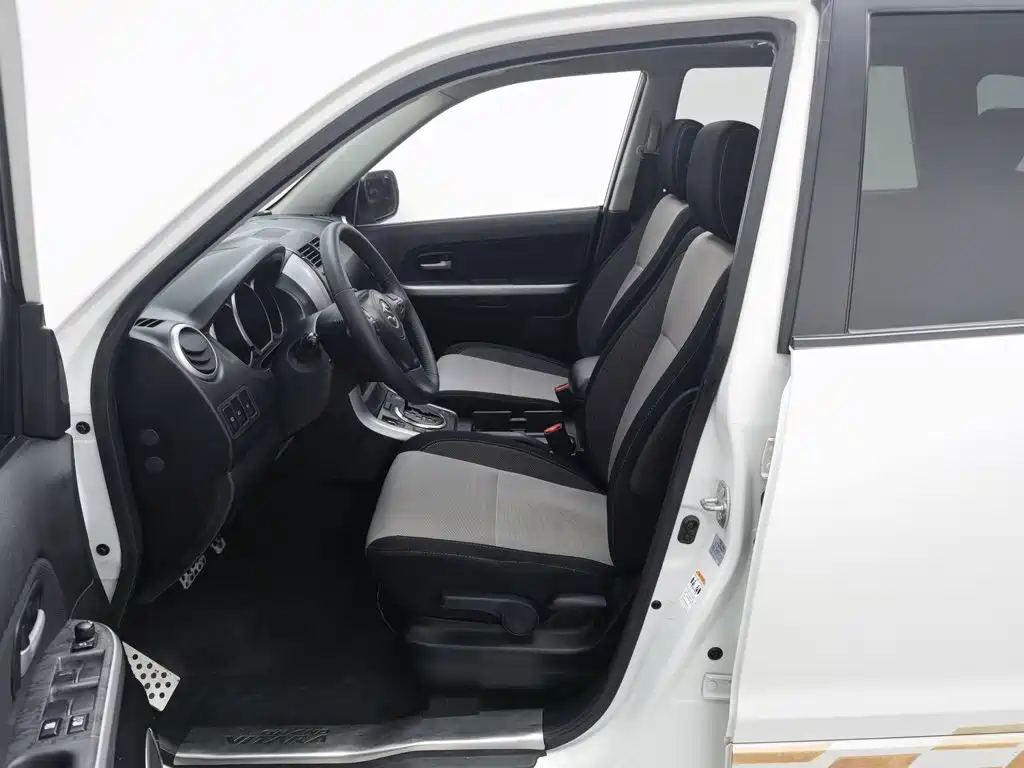 Suzuki Grand Vitara 2012 2011 2.4 AT JLX-EL 5-door Limited Edition
