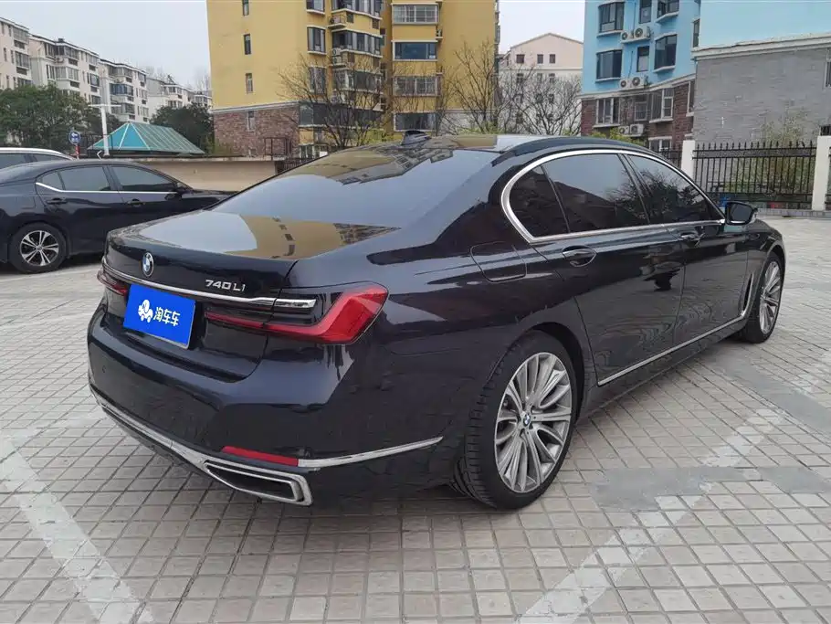 BMW 7 SERIES