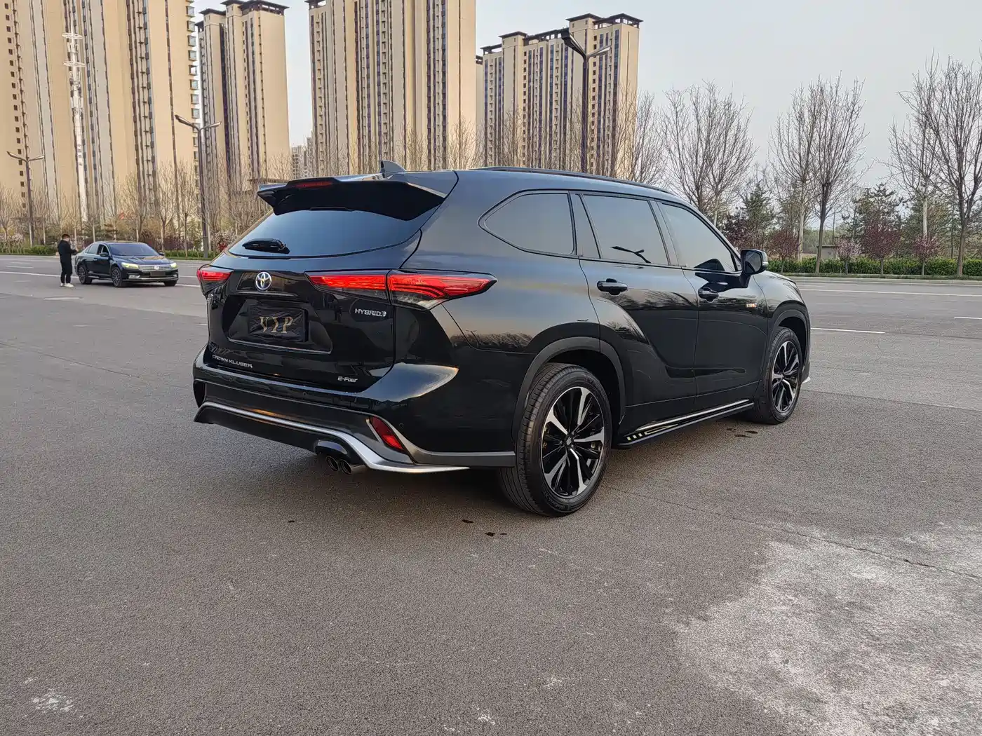Toyota Crown Kluger 2022 2.5L HEV 4WD Premium Edition фото 2