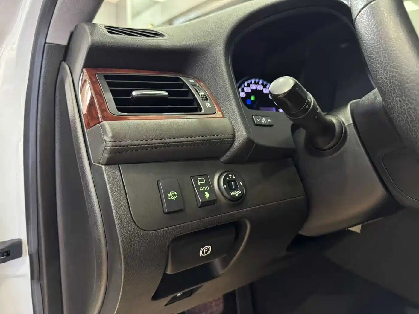 Toyota Crown 2012 2.5L Royal Leather Edition фото 8