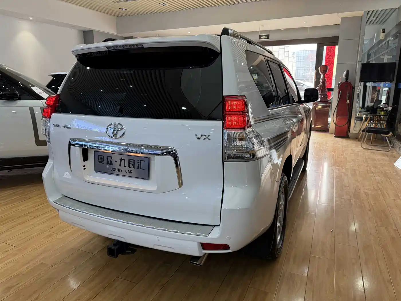 Toyota Prado 2010 4.0L Automatic VX NAVI фото 16