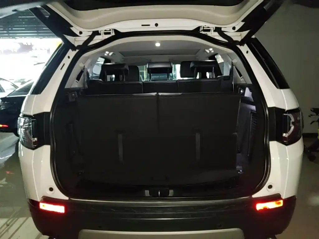 Land Rover Discovery Sport 2018 240PS HSE Edition фото 19