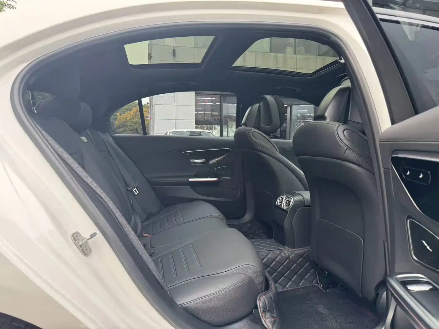 Mercedes-Benz C-Class 2024 C 260 L Sport фото 4
