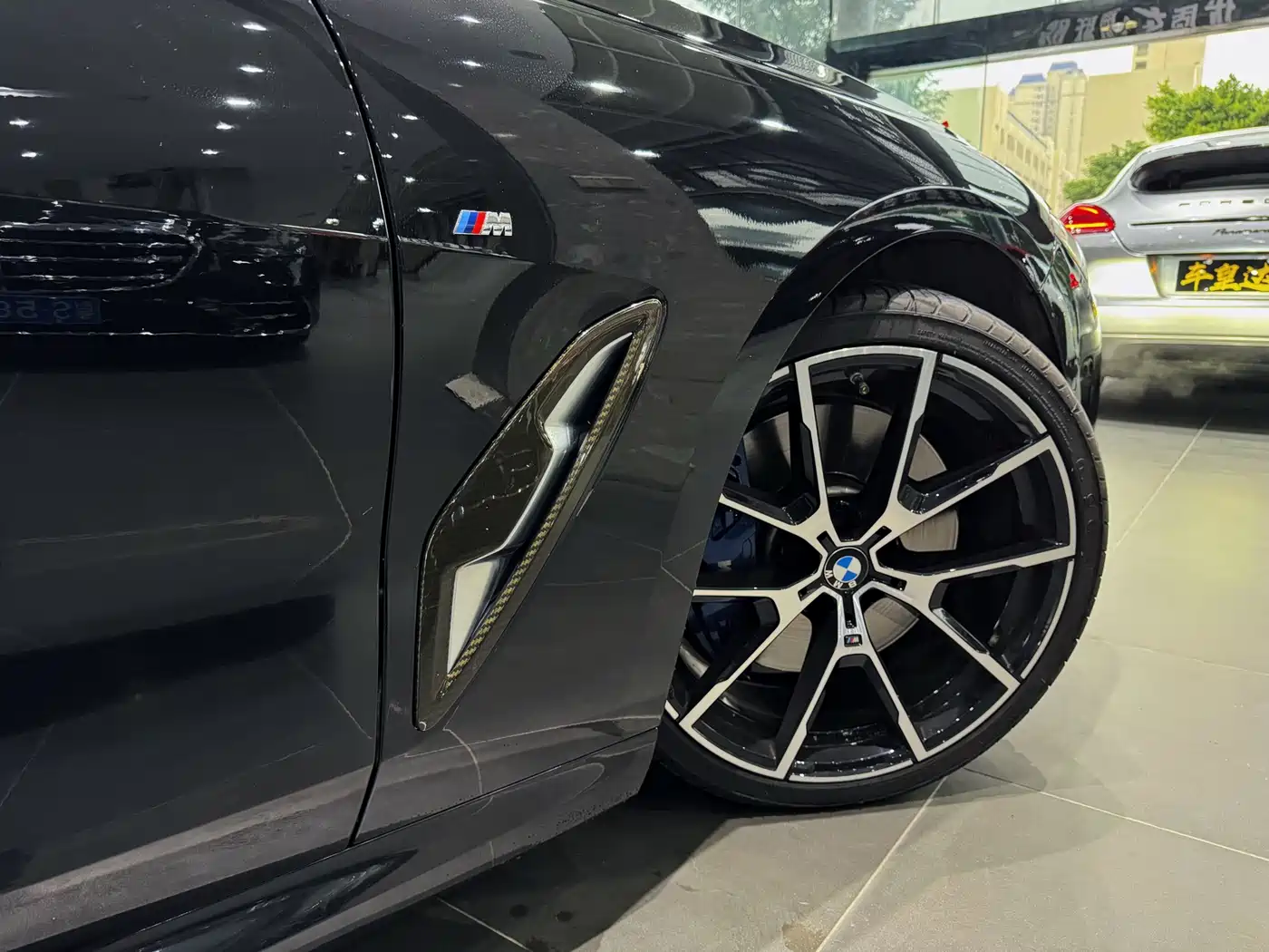 BMW 8 Series 2019 840i Coupe M Sport Package фото 9