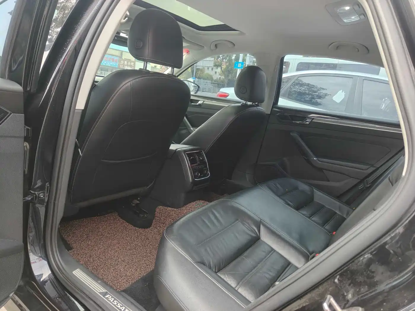 Volkswagen Passat 2016 330TSI DSG Executive Edition фото 9