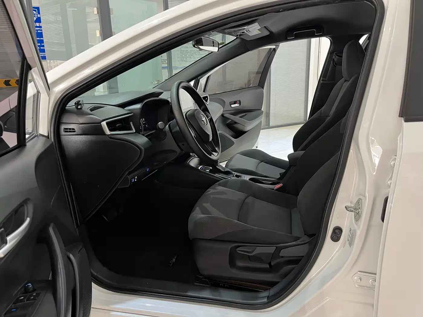 Toyota Levin 2022 TNGA 1.5L CVT Progressive Edition фото 8